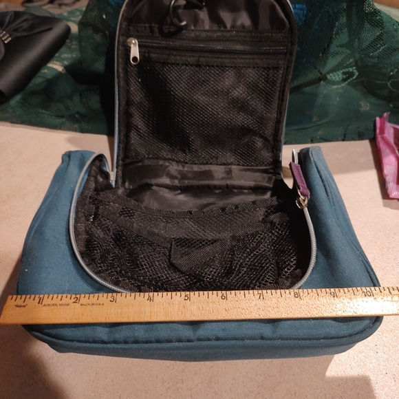 Presidents Recognition Program Gala 2012-2013Toiletry Case HangerSee Photos - Picture 8 of 14